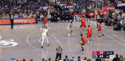 伤退?浓眉首秀制霸攻防18中10砍26分16板7助3帽 半场24+13+5+3